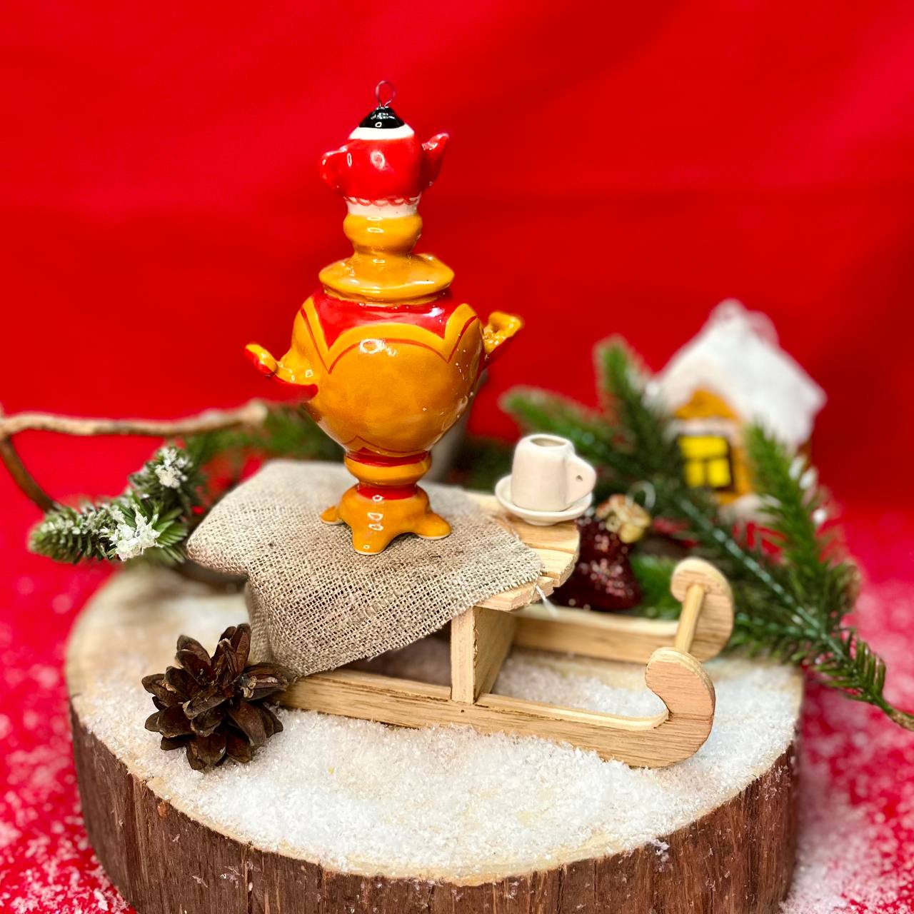 картинка Самовар. Фарфоровая елочная игрушка от магазина Фабрика игрушек МОЯ ЗАБАВА